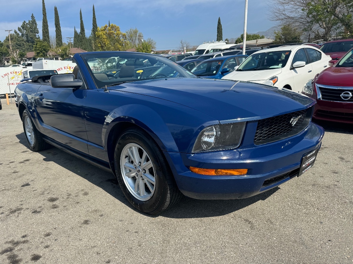 2005 Ford Mustang Premium