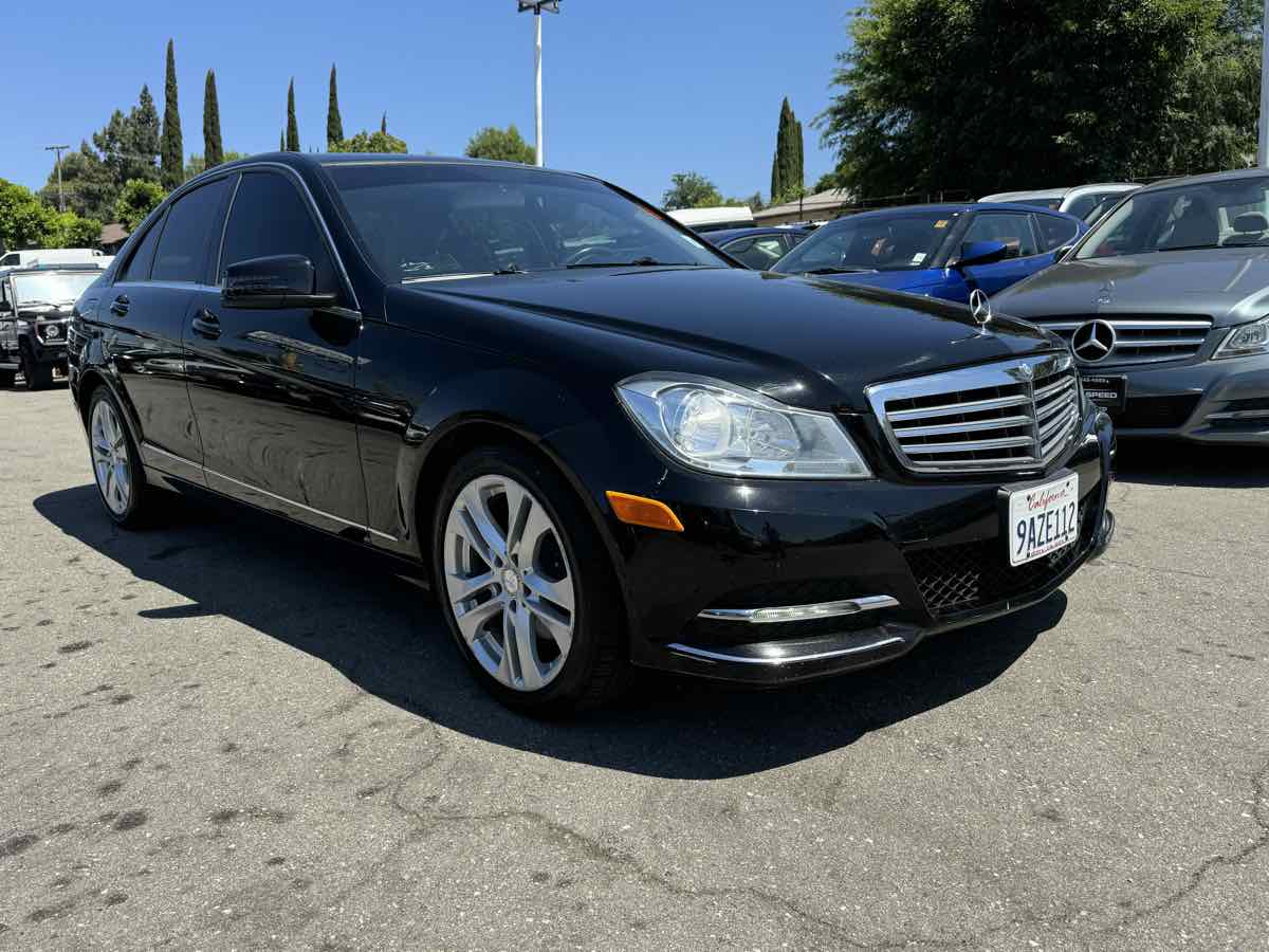 2013 Mercedes-Benz C 300 4MATIC Luxury Sedan