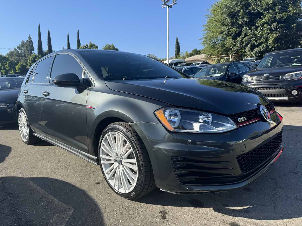 2017 Volkswagen Golf GTI SE