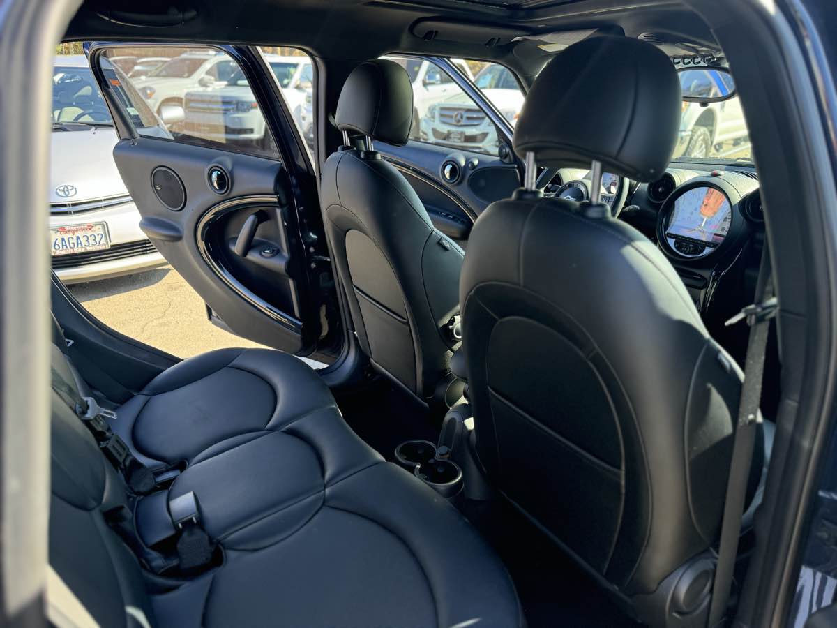 2014 Mini Countryman S photo 12