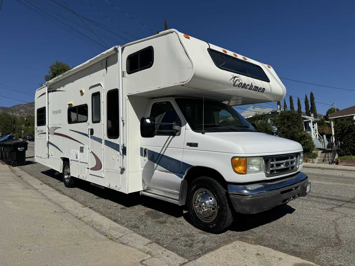 2004 Ford Coachmen Motorhome Freelander RV