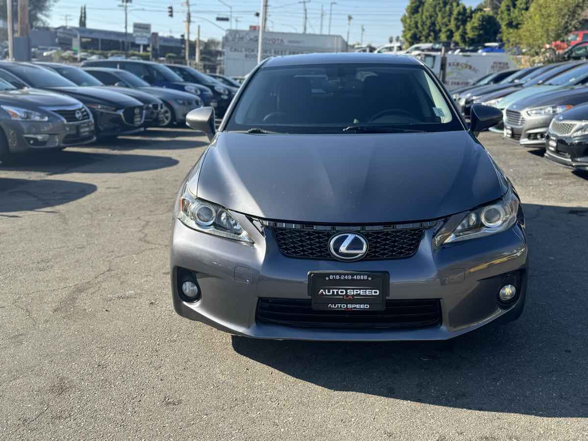 2013 Lexus CT 200h photo 2
