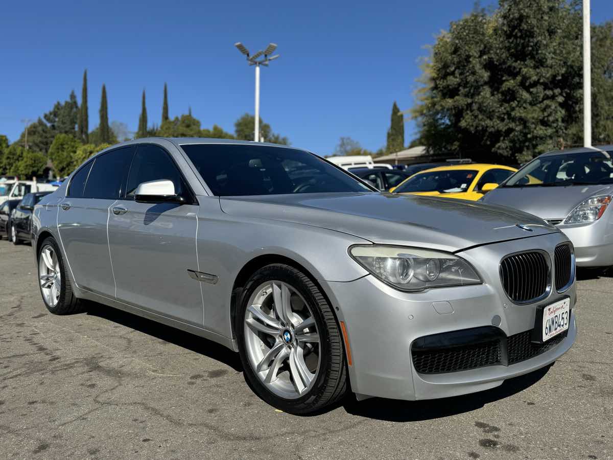 2012 BMW 7 Series 750i