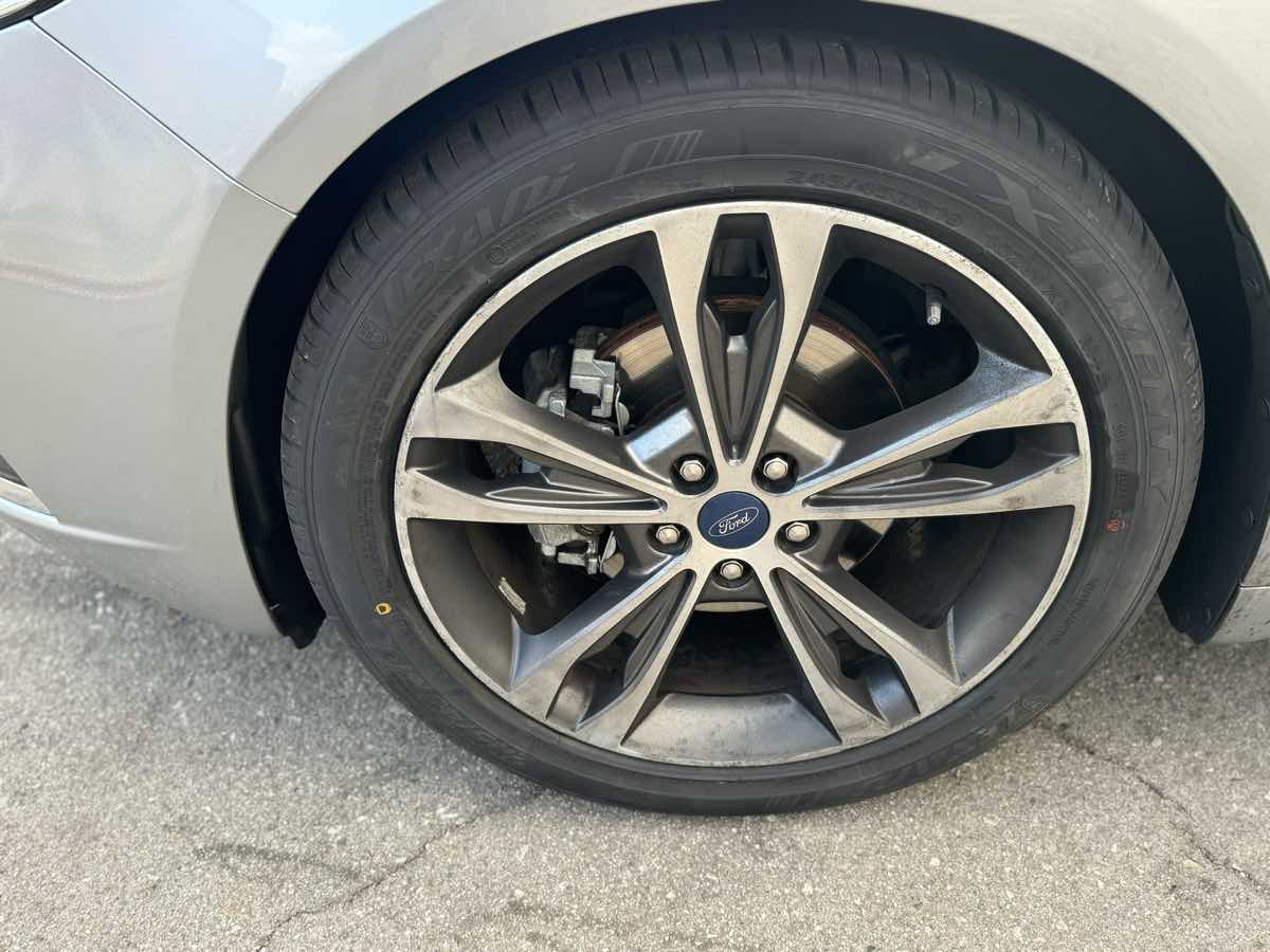 2020 Ford Fusion Titanium photo 4