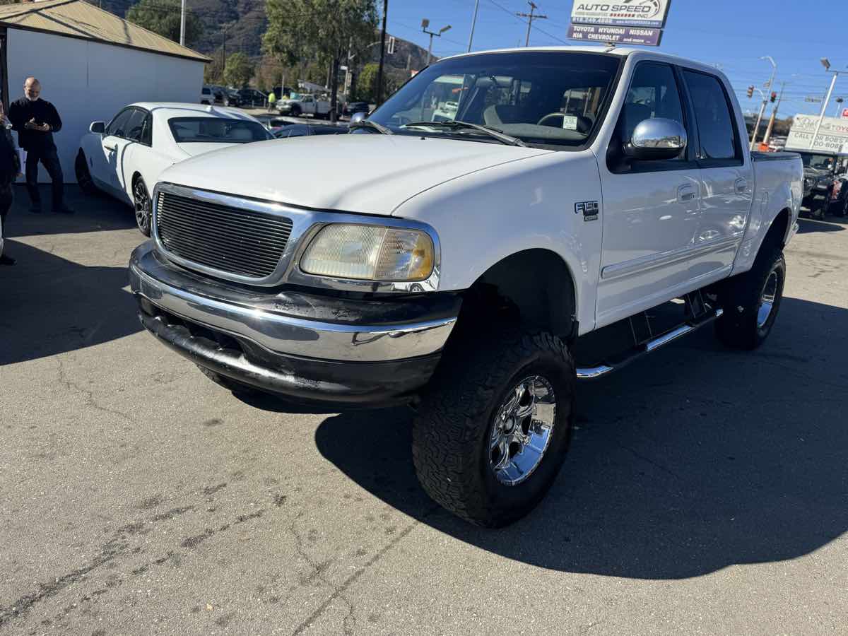 2001 Ford F-150 XLT photo 3