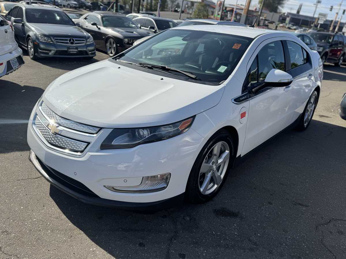 2013 Chevrolet Volt Base photo 3