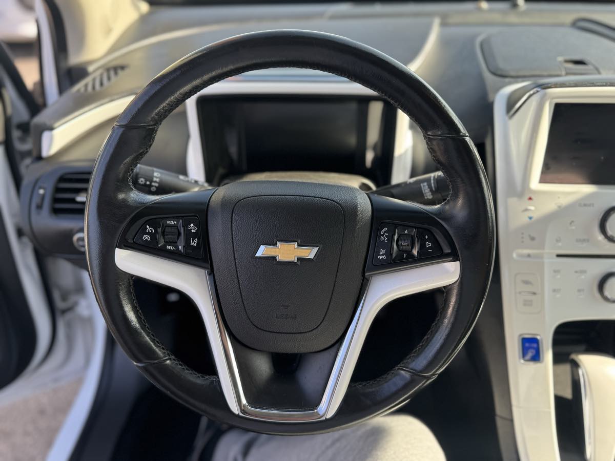 2013 Chevrolet Volt Base photo 18