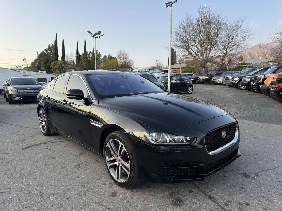 2017 Jaguar XE 35t Premium