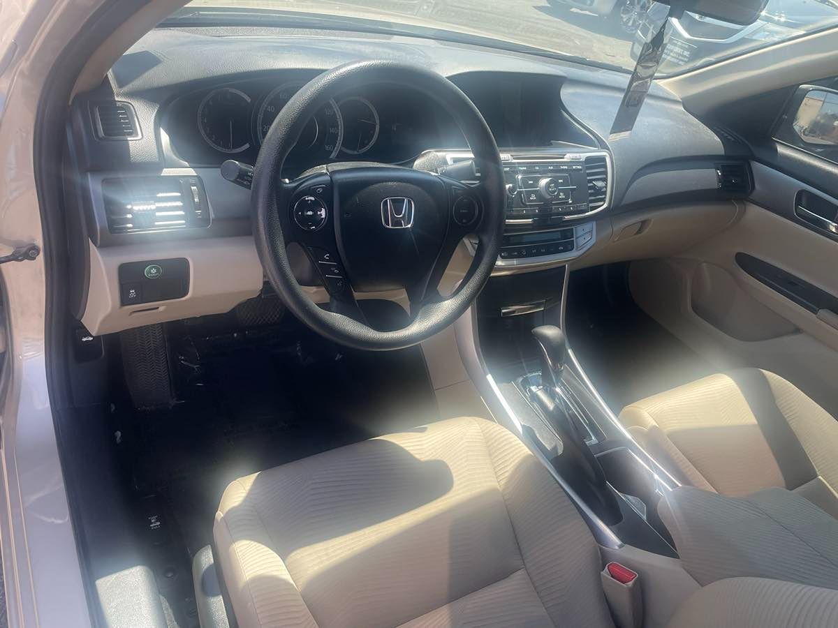 2014 Honda Accord LX photo 10