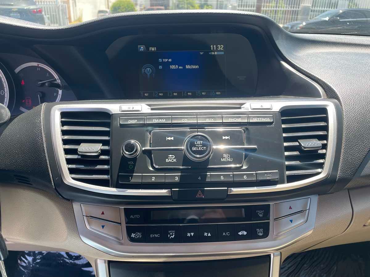 2014 Honda Accord LX photo 14