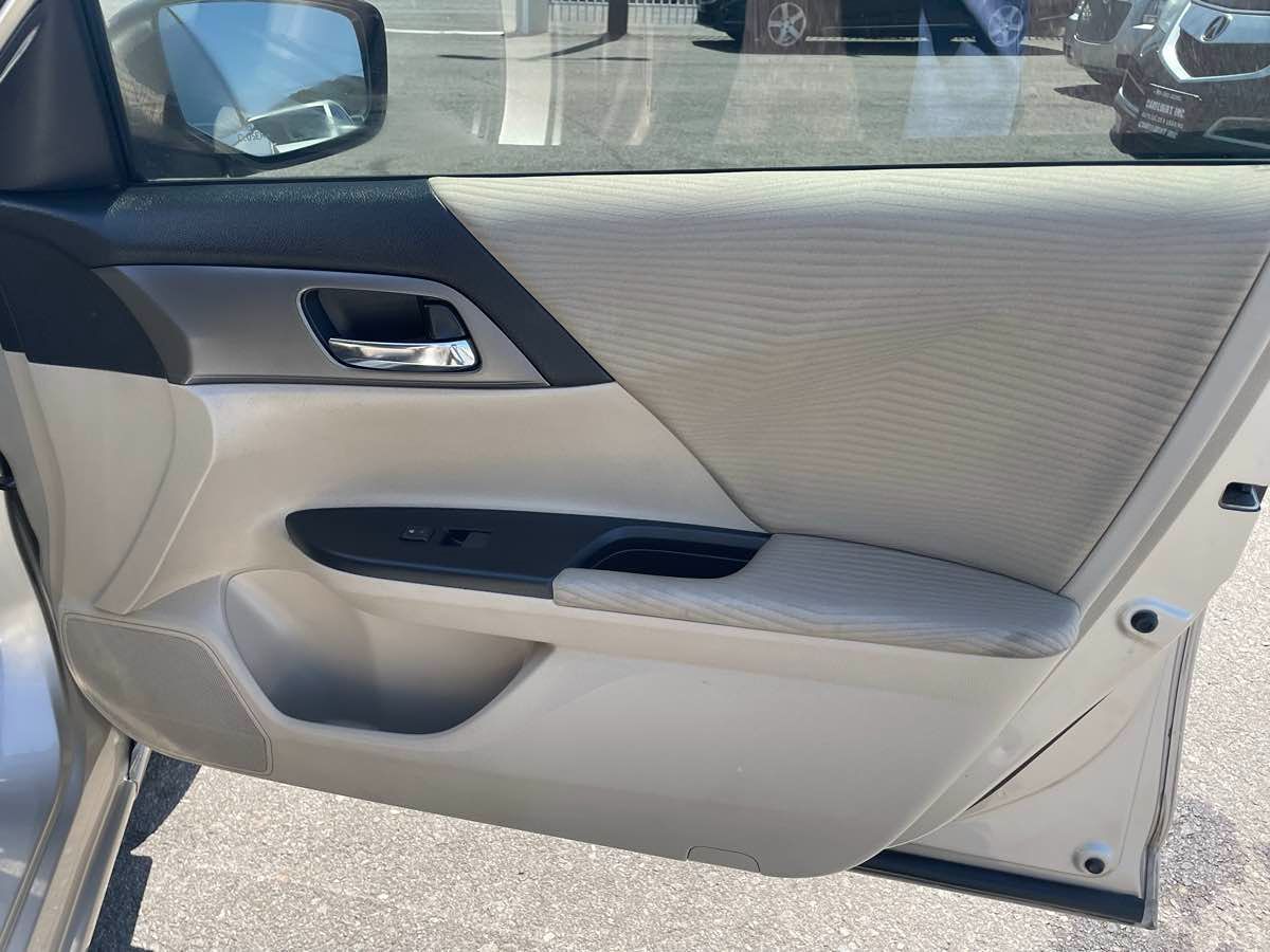 2014 Honda Accord LX photo 16