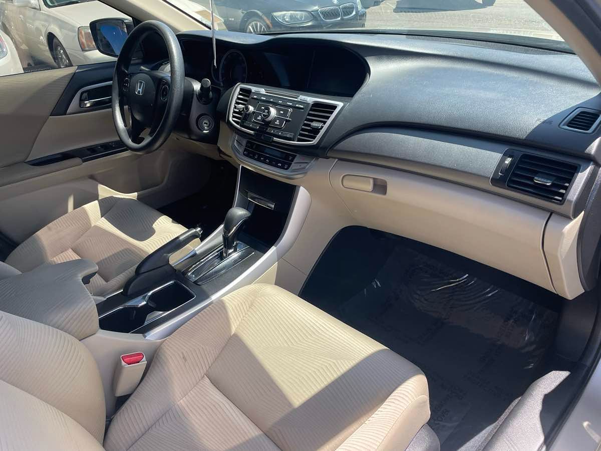 2014 Honda Accord LX photo 17