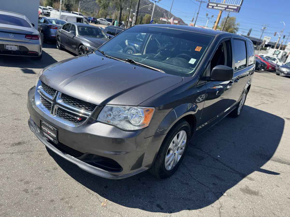 2018 Dodge Grand Caravan SE photo 3