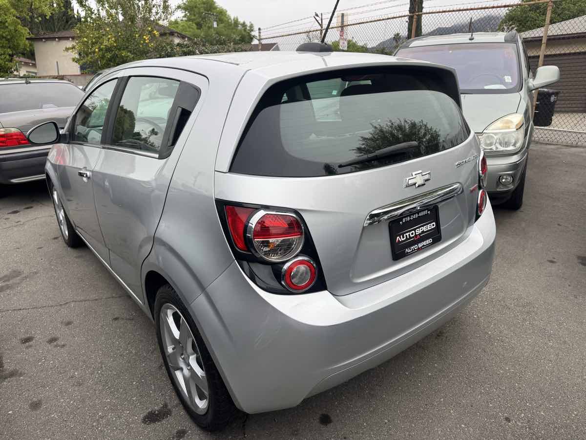 2016 Chevrolet Sonic LTZ photo 4