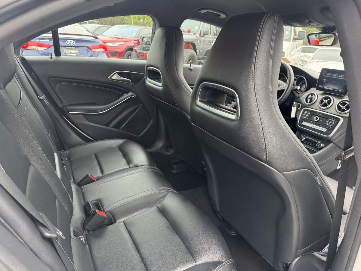 2019 Mercedes Benz CLA 250 photo 17