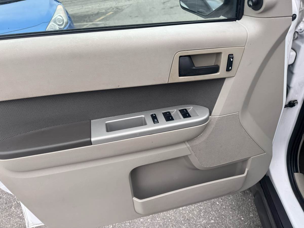 2009 Ford Escape Hybrid photo 8