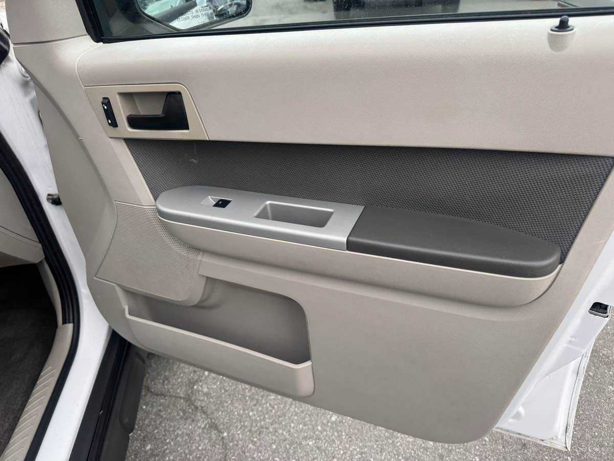 2009 Ford Escape Hybrid photo 14