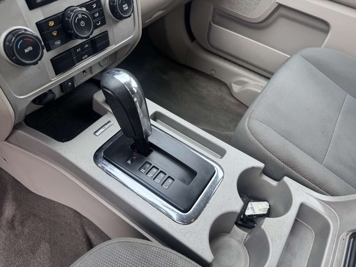 2009 Ford Escape Hybrid photo 17