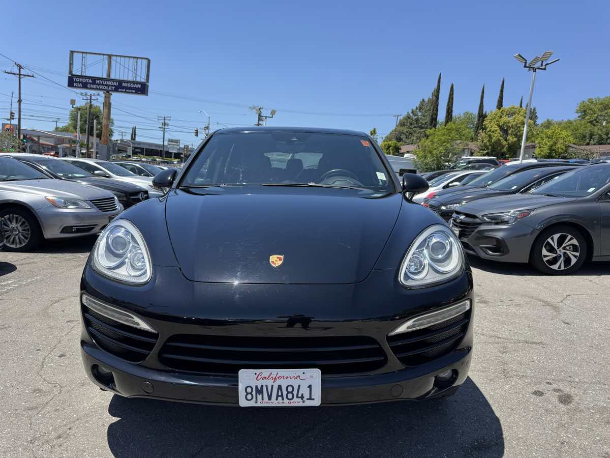 2014 Porsche Cayenne photo 2
