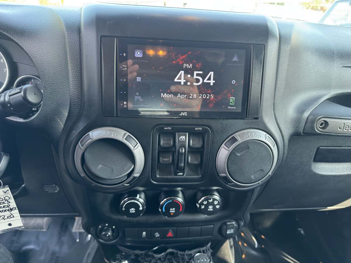 2013 Jeep Wrangler Unlimited Sport photo 19