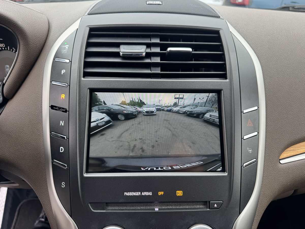 2015 Lincoln MKC Select photo 11