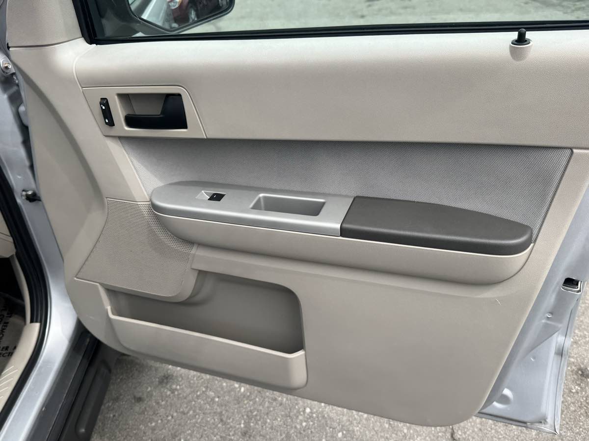 2011 Ford Escape Hybrid photo 9