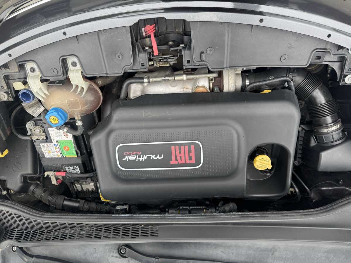 2014 Fiat 500L Easy photo 15