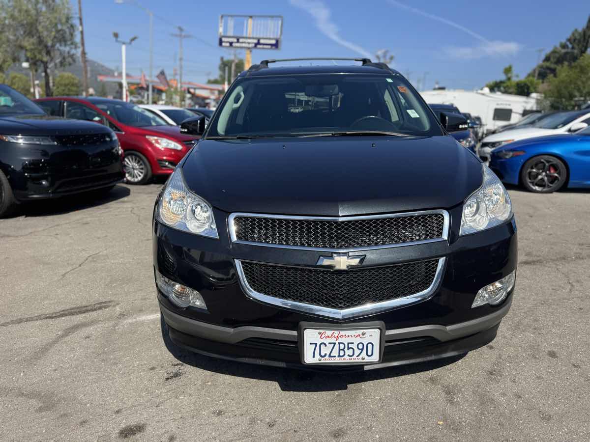 2012 Chevrolet Traverse 1LT photo 2