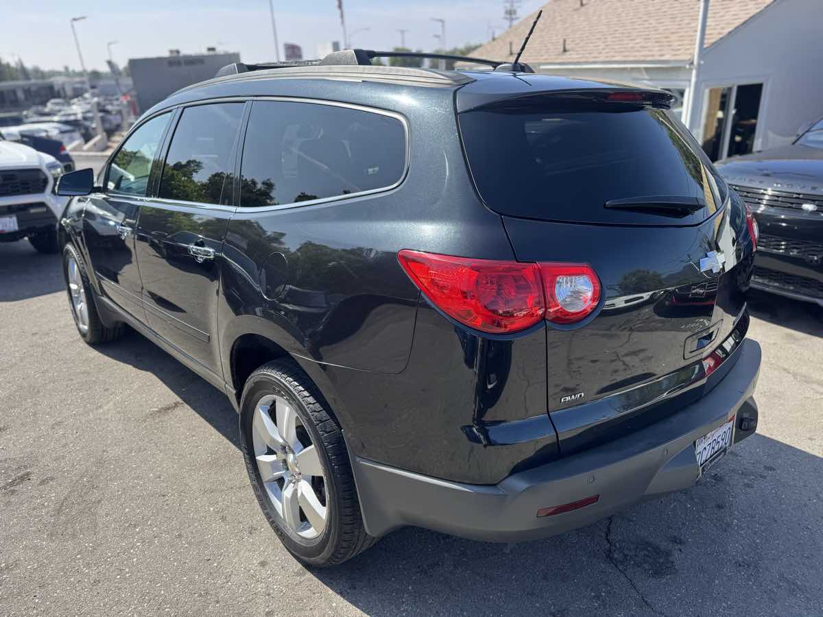2012 Chevrolet Traverse 1LT photo 4