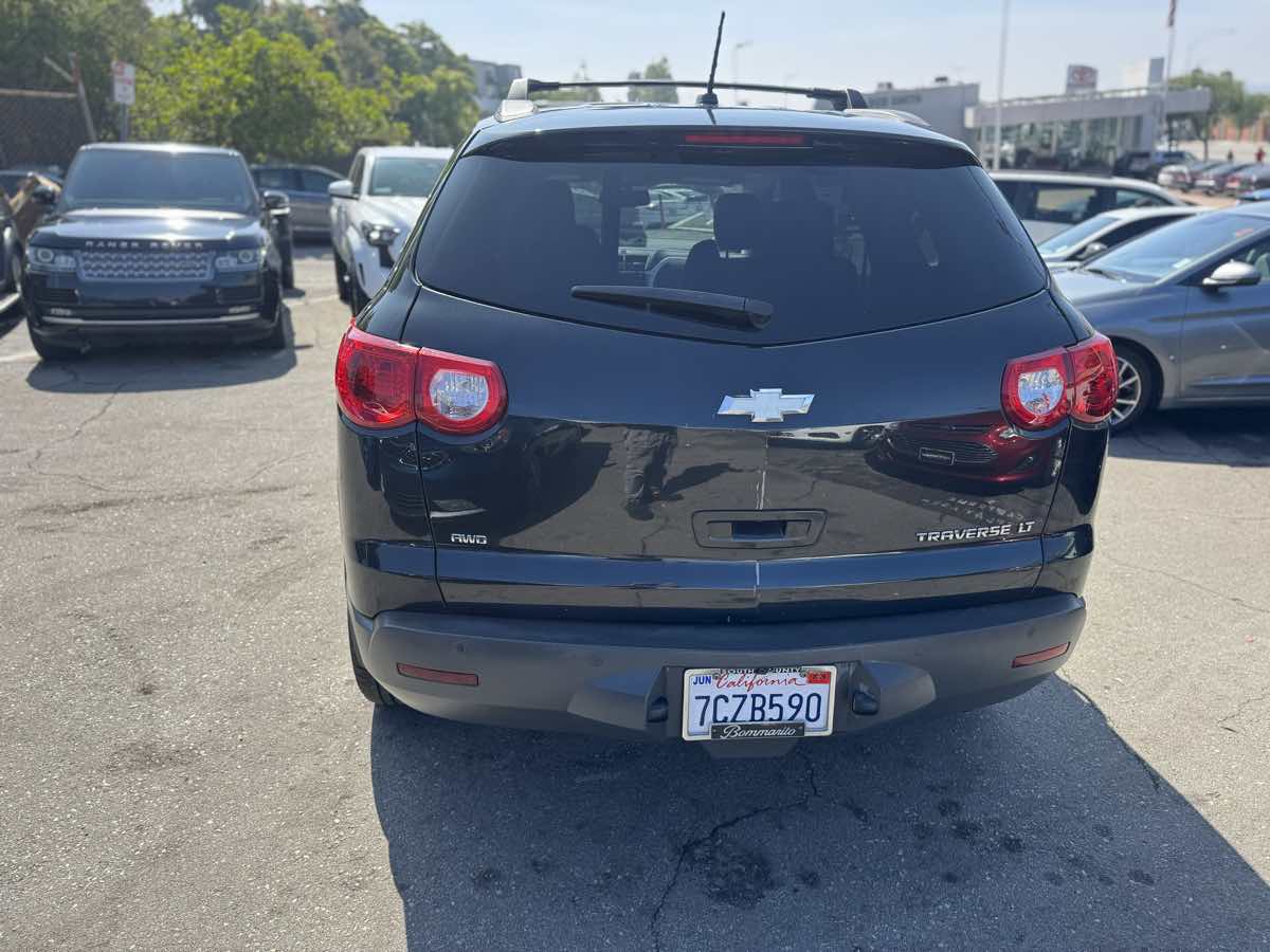 2012 Chevrolet Traverse 1LT photo 5