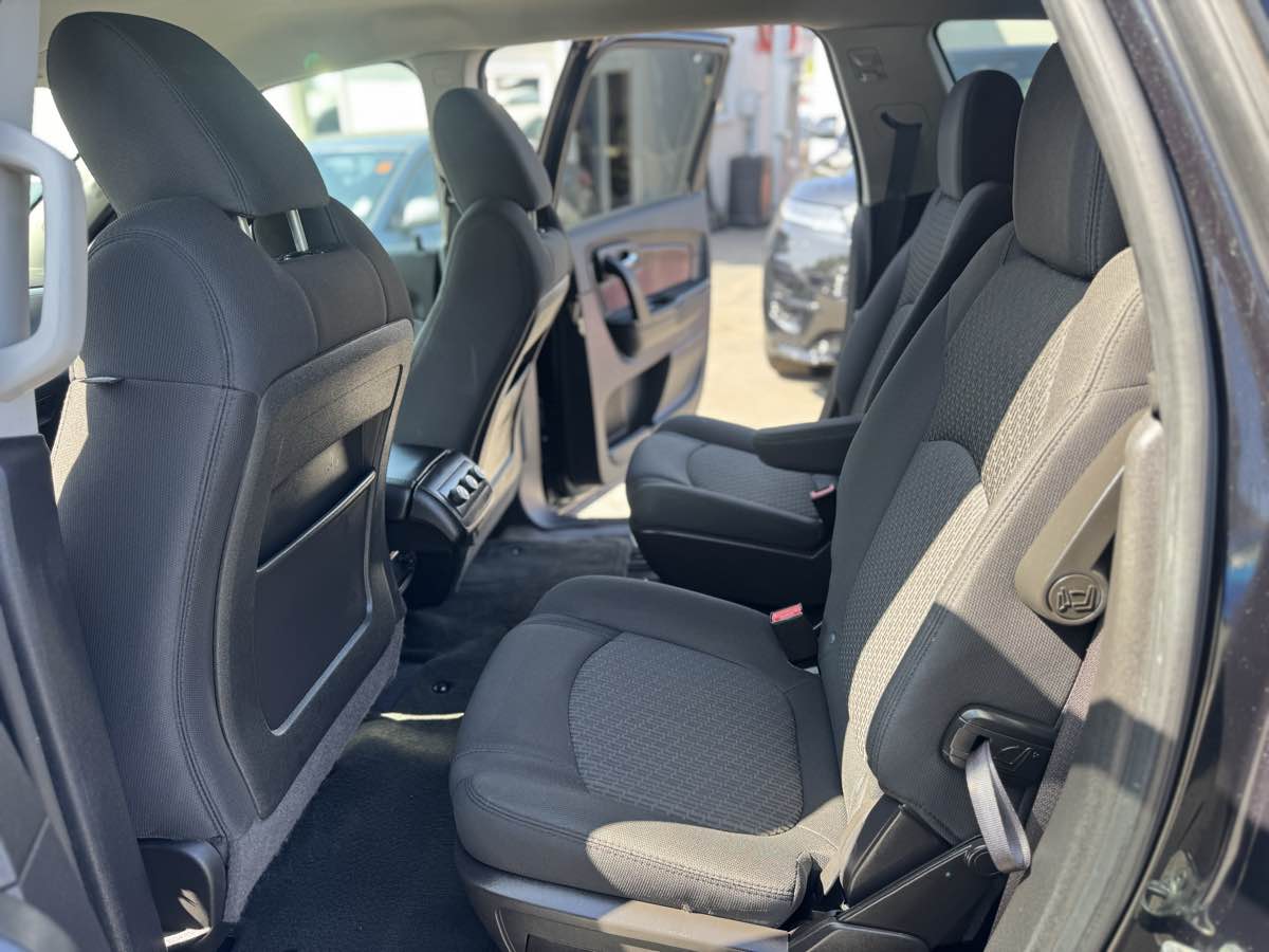 2012 Chevrolet Traverse 1LT photo 19