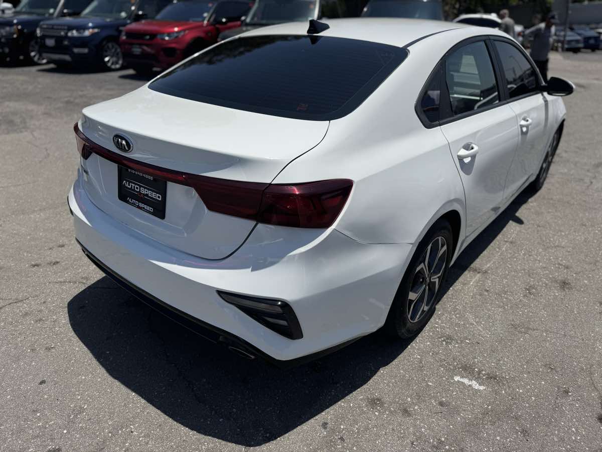 2021 Kia Forte LXS - Photo 4