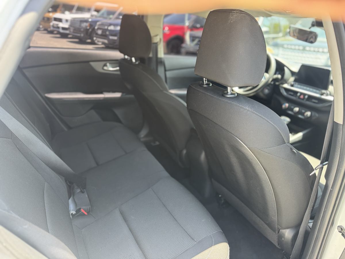 2021 Kia Forte LXS - Photo 15
