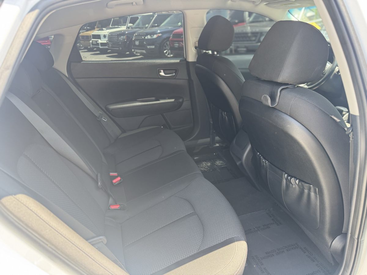 2016 Kia Optima LX Turbo photo 15
