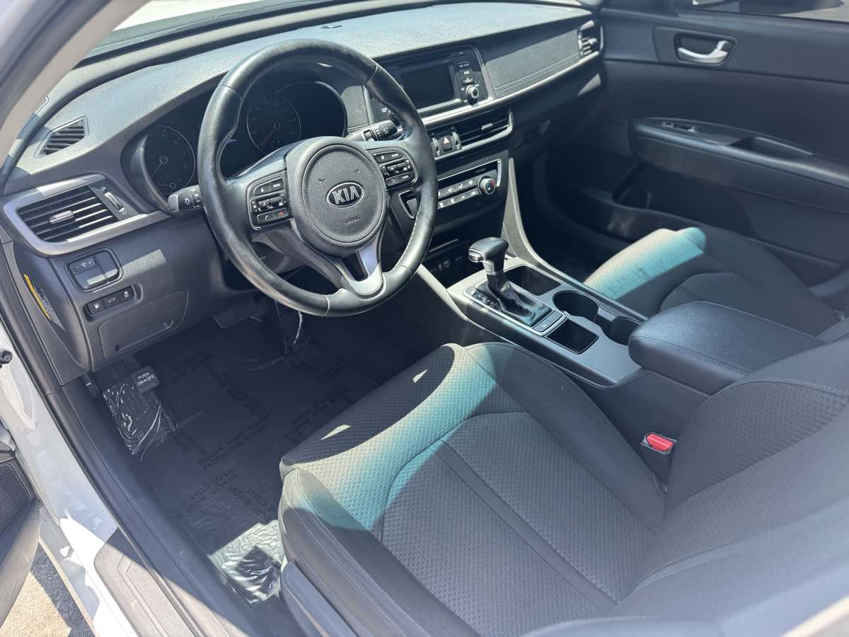 2016 Kia Optima LX Turbo photo 9