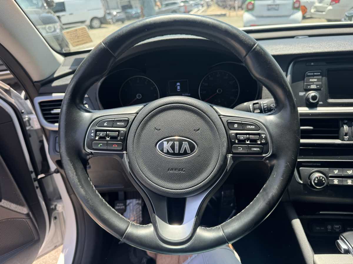 2016 Kia Optima LX Turbo photo 10