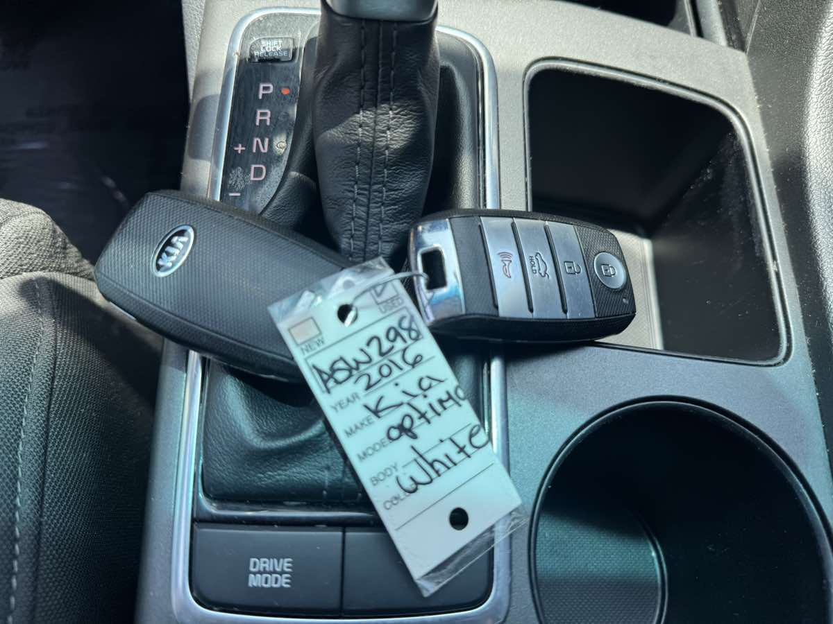 2016 Kia Optima LX Turbo photo 17