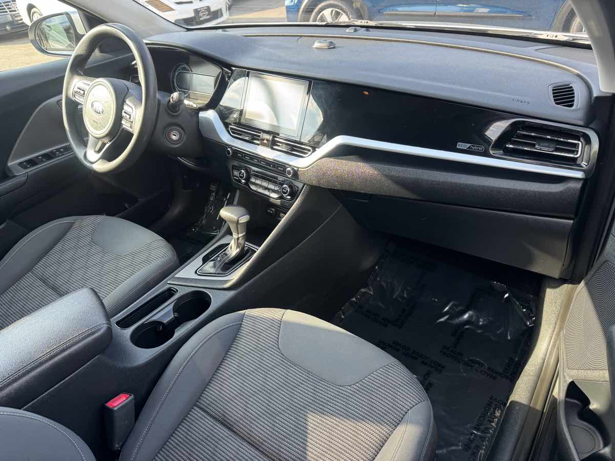 2020 Kia Niro LX - Photo 11