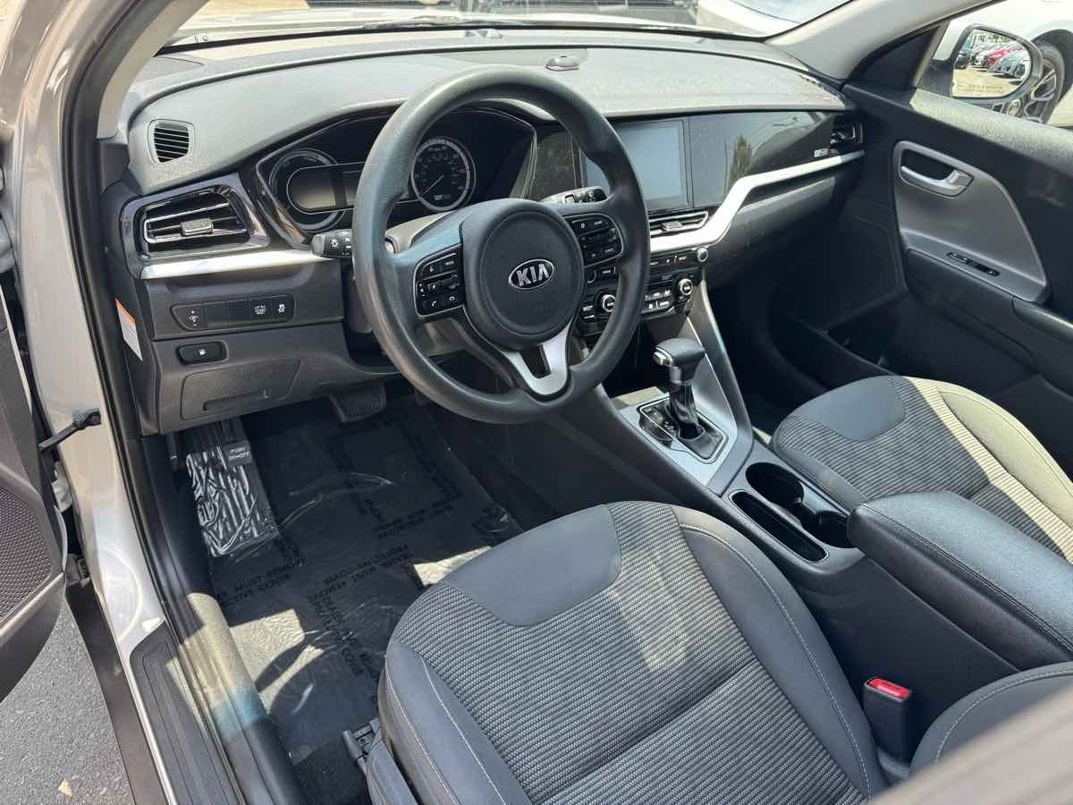 2020 Kia Niro LX - Photo 9