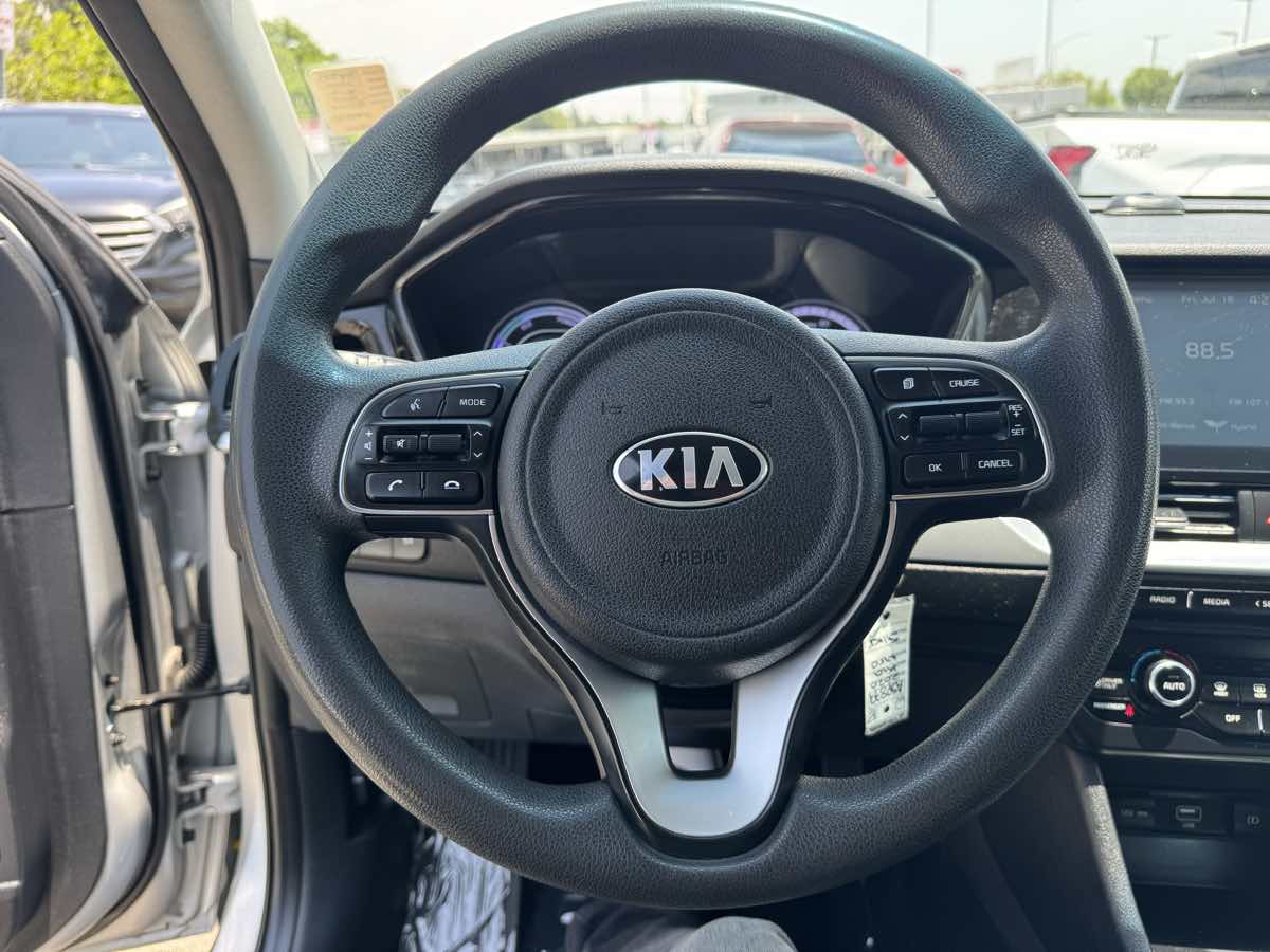2020 Kia Niro LX - Photo 10