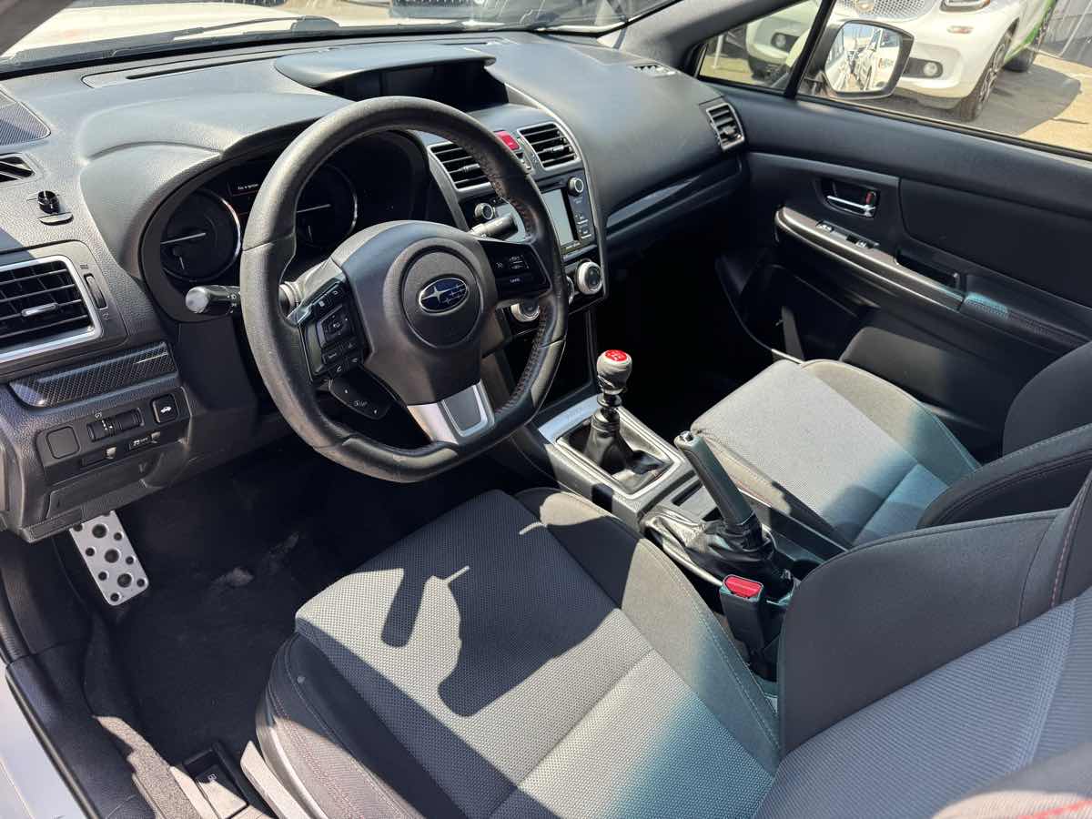 2017 Subaru WRX photo 9