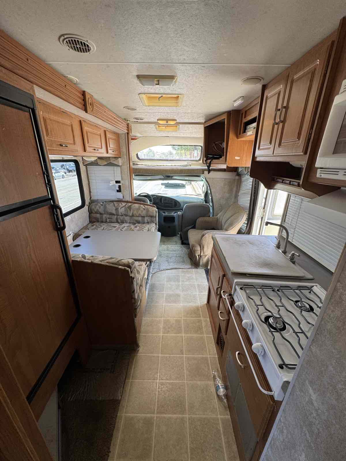 2004 Ford E-450 photo 10