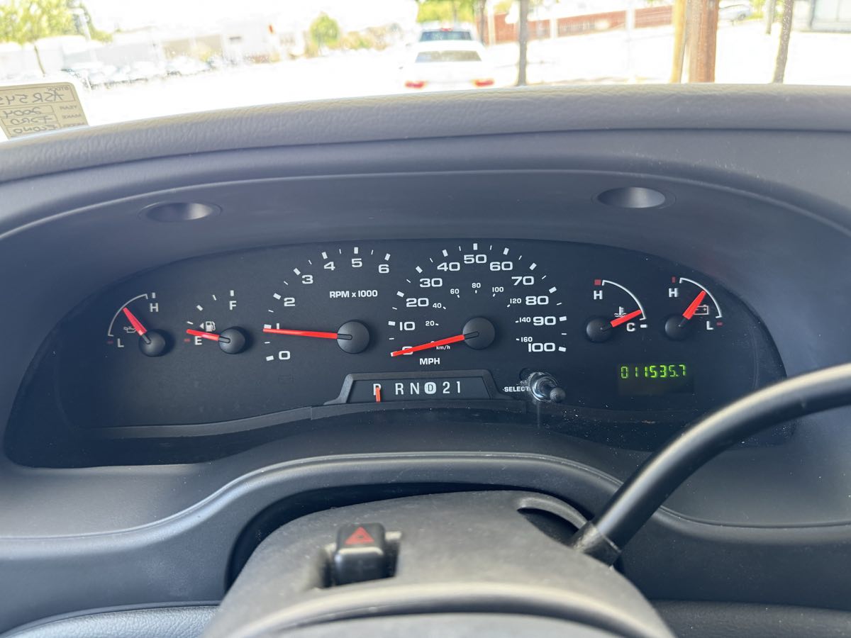 2004 Ford E-450 photo 12