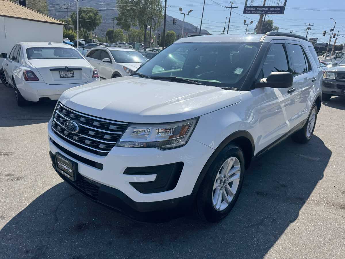 2017 Ford Explorer Base photo 3