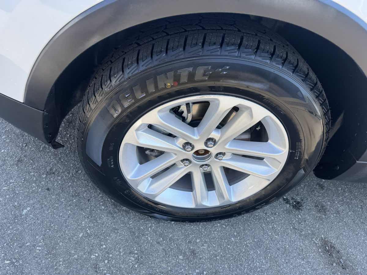 2017 Ford Explorer Base - Photo 6
