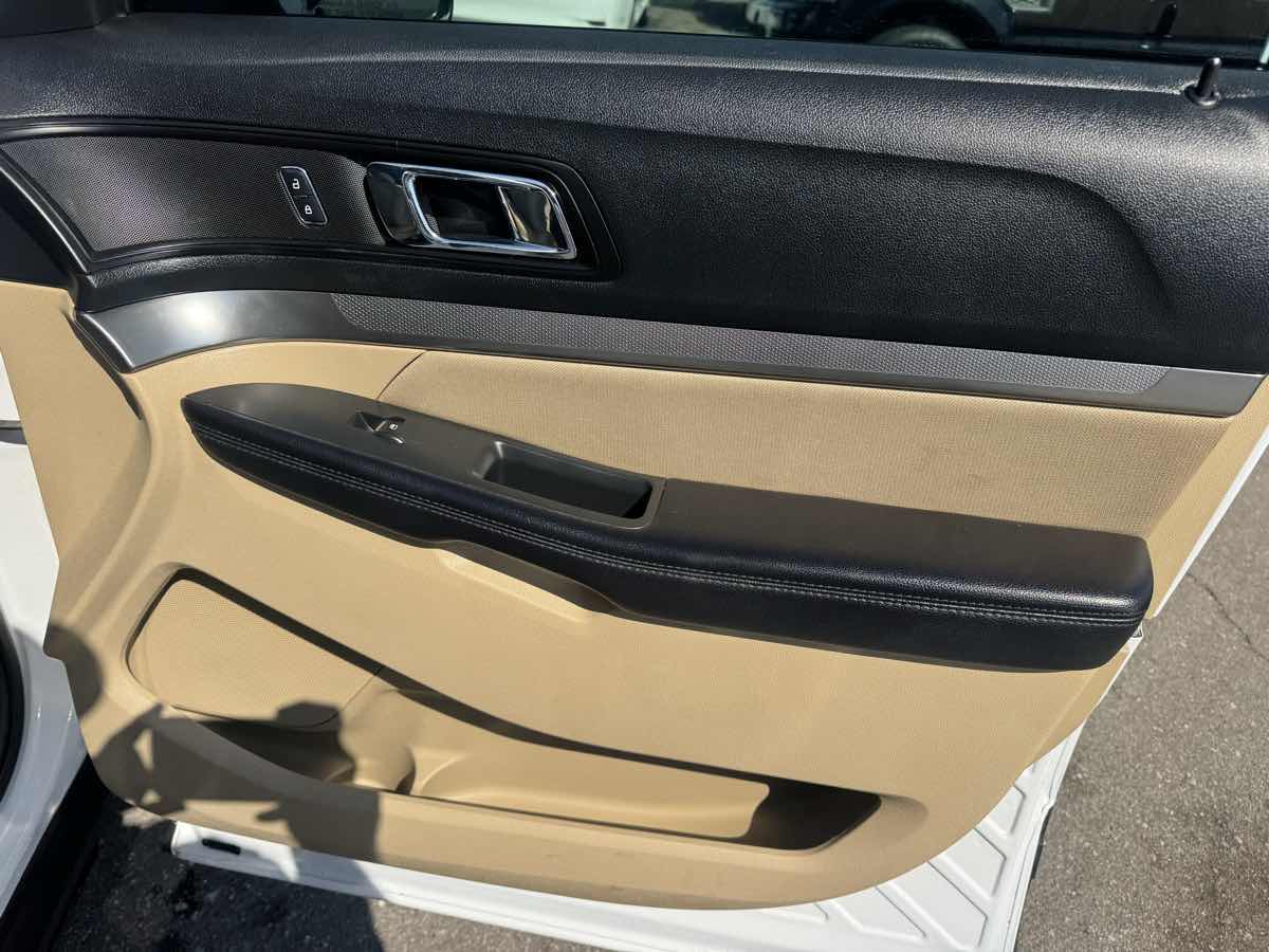 2017 Ford Explorer Base - Photo 8