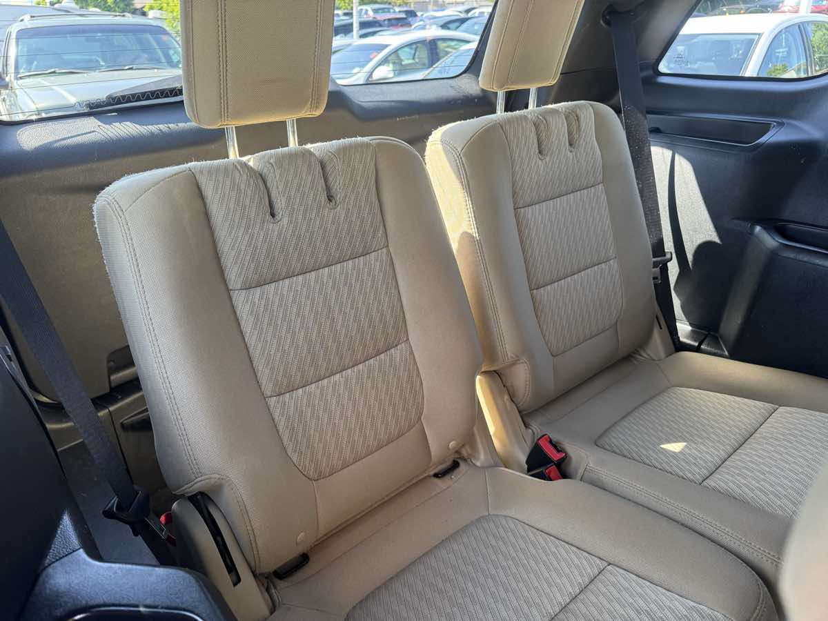 2017 Ford Explorer Base - Photo 10