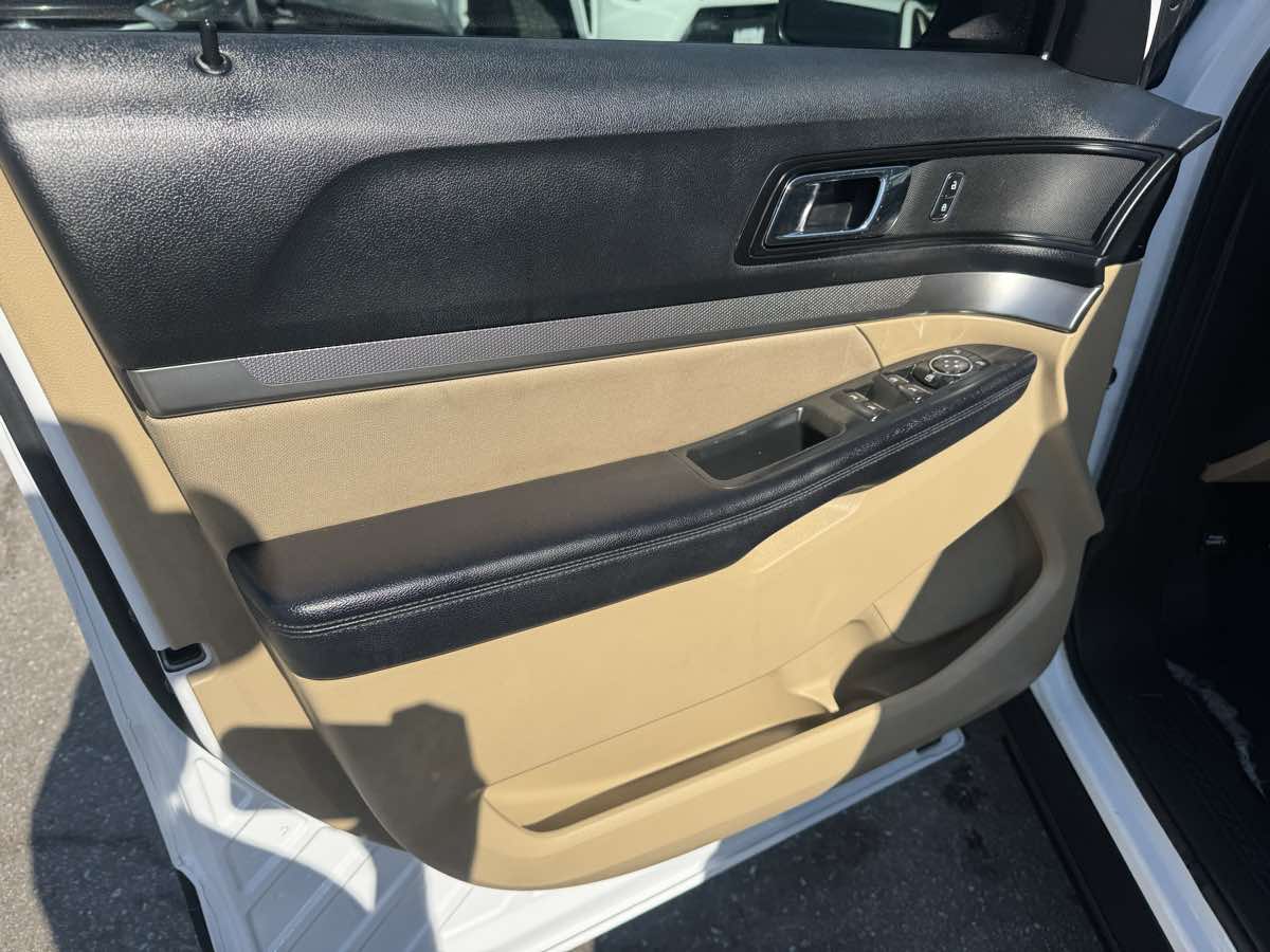 2017 Ford Explorer Base - Photo 14