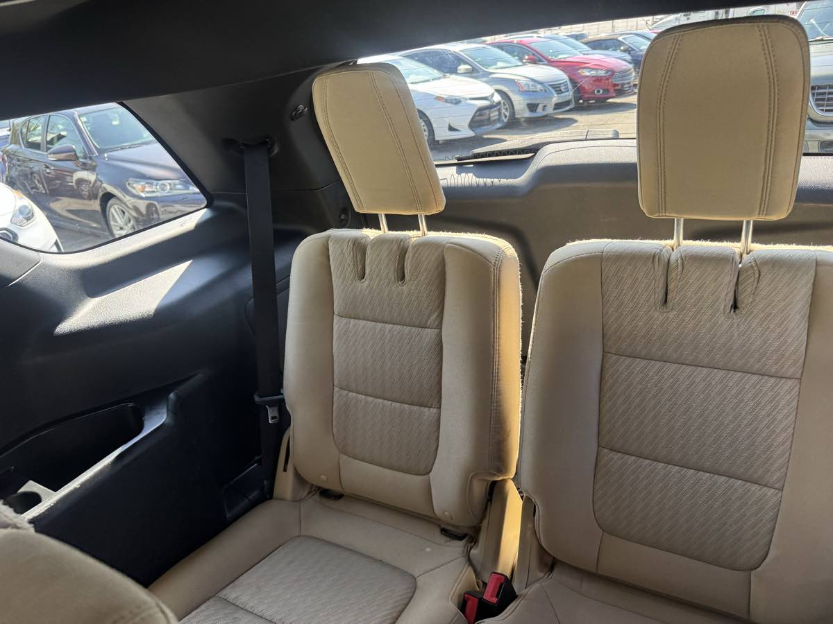 2017 Ford Explorer Base - Photo 16