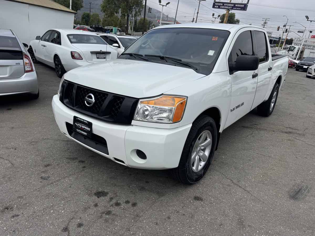 2015 Nissan Titan S photo 2